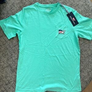 Vineyard vines t shirt boys medium new with tags